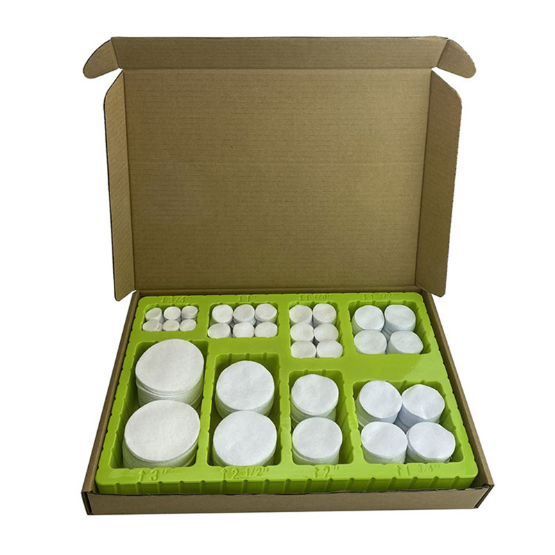 यूनिवर्सल सफेद सूती कपड़ा स्क्वायर गन क्लीनिंग पैच ब्लिस्टर बॉक्स